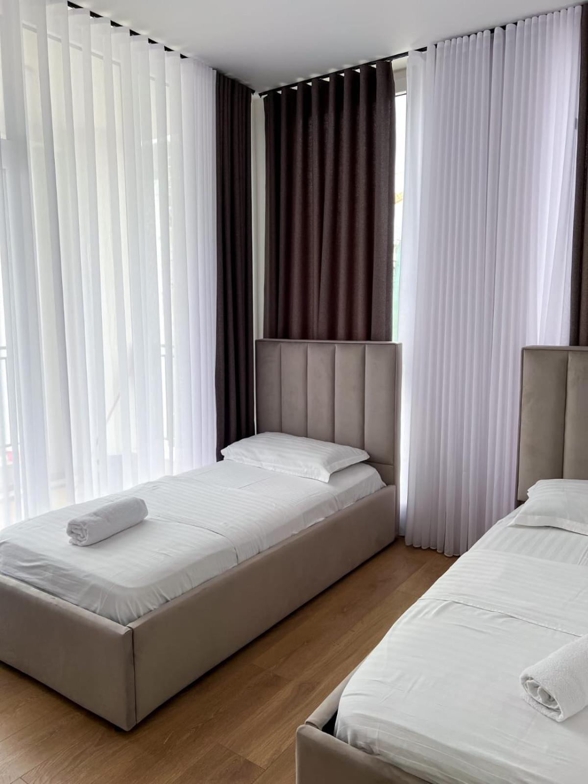 Boulevard Apartment