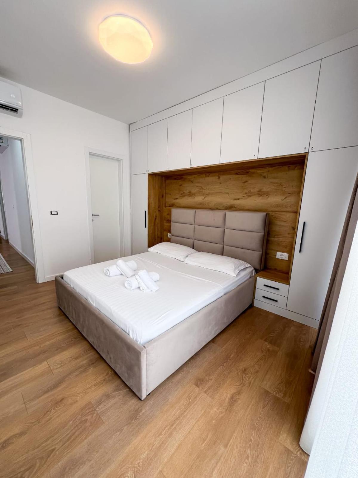 Boulevard Apartment
